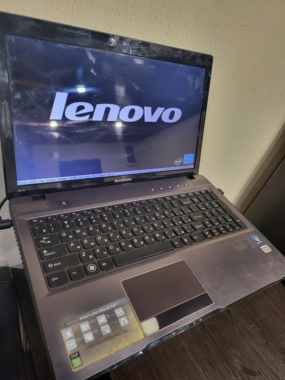 Продам ноутбук Lenovo core i7 сумка мышка в подарок
