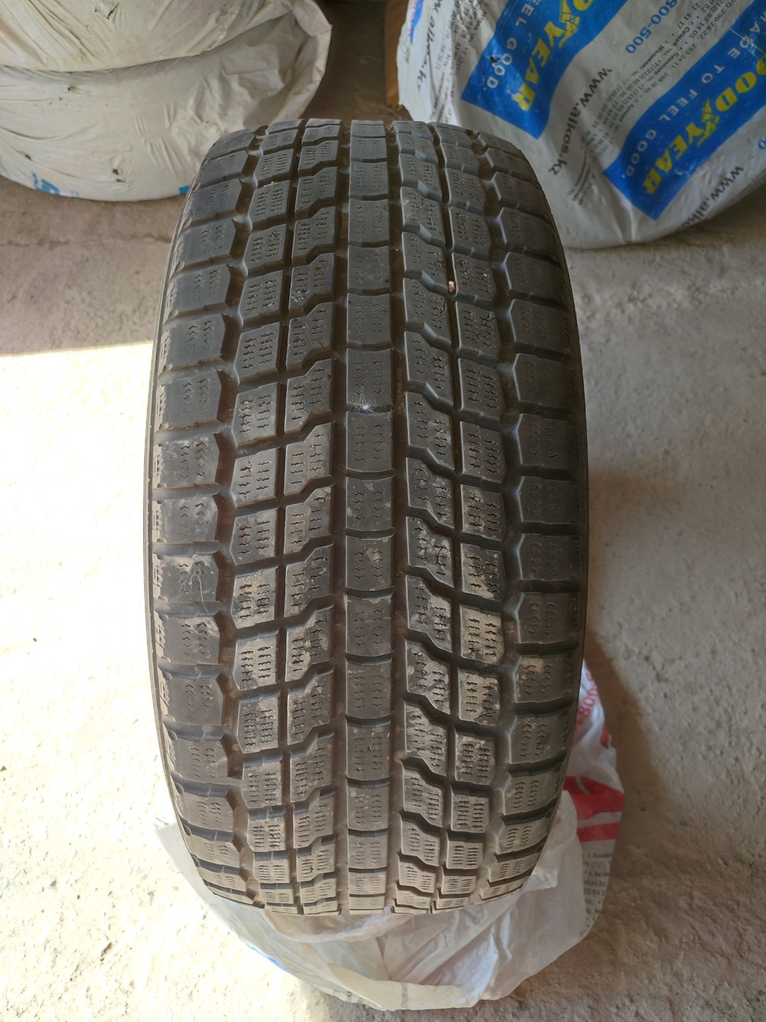 Продам шины YOKOHAMA