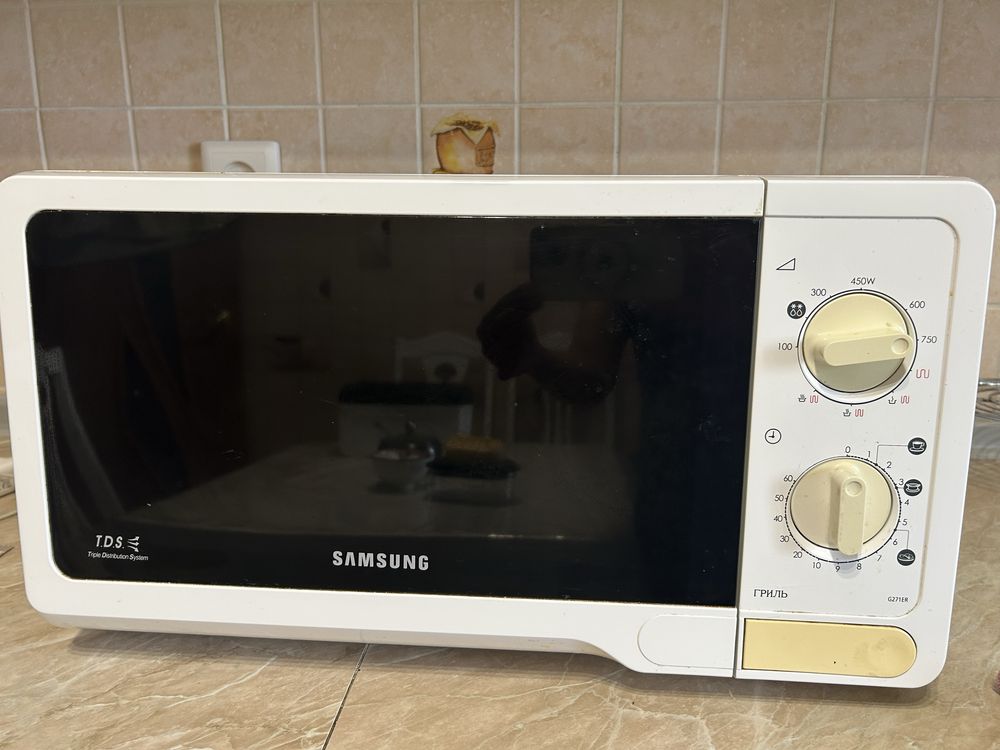 Продам микроволновую печь
