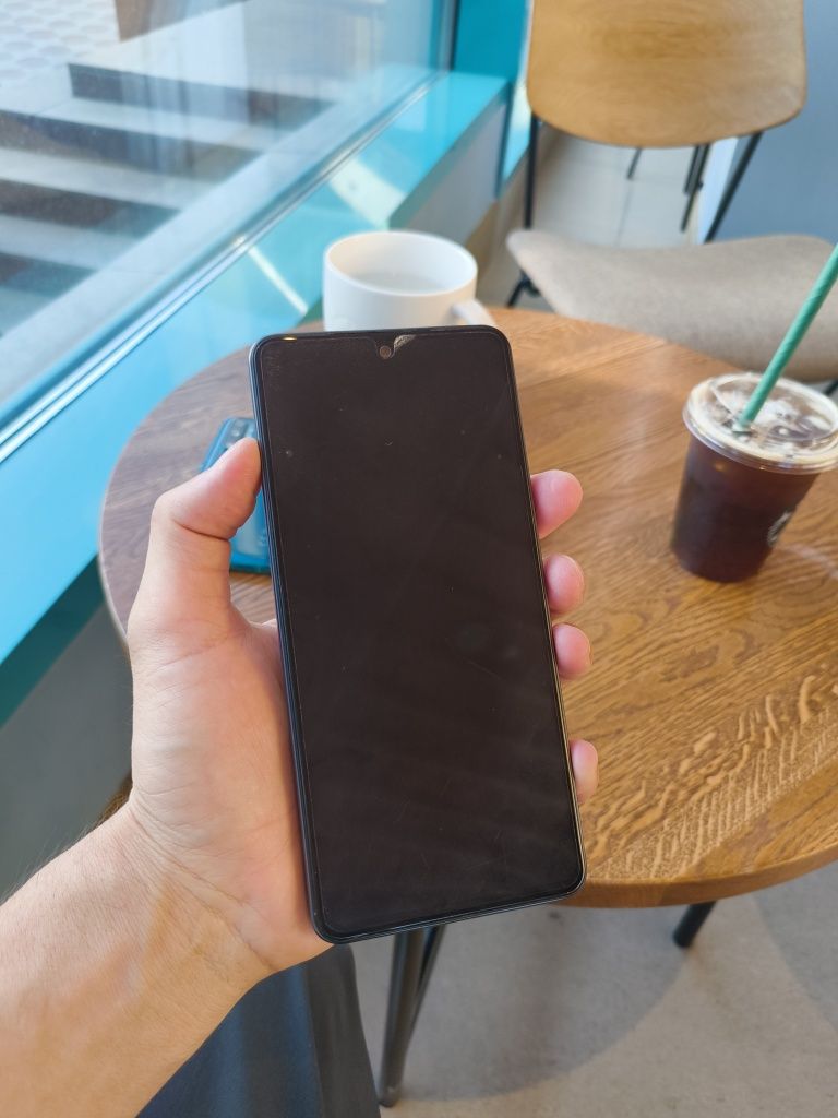 Vivo V27e 128GB .