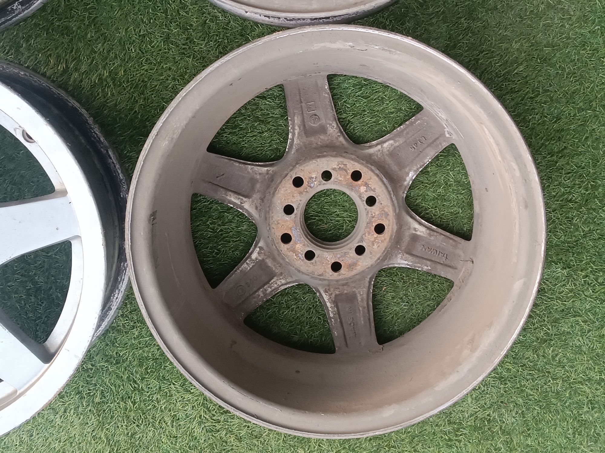 R-15. Универсал 5/100 и 5/114,3 Тойота Карина Е Калдина Авенсис Субару