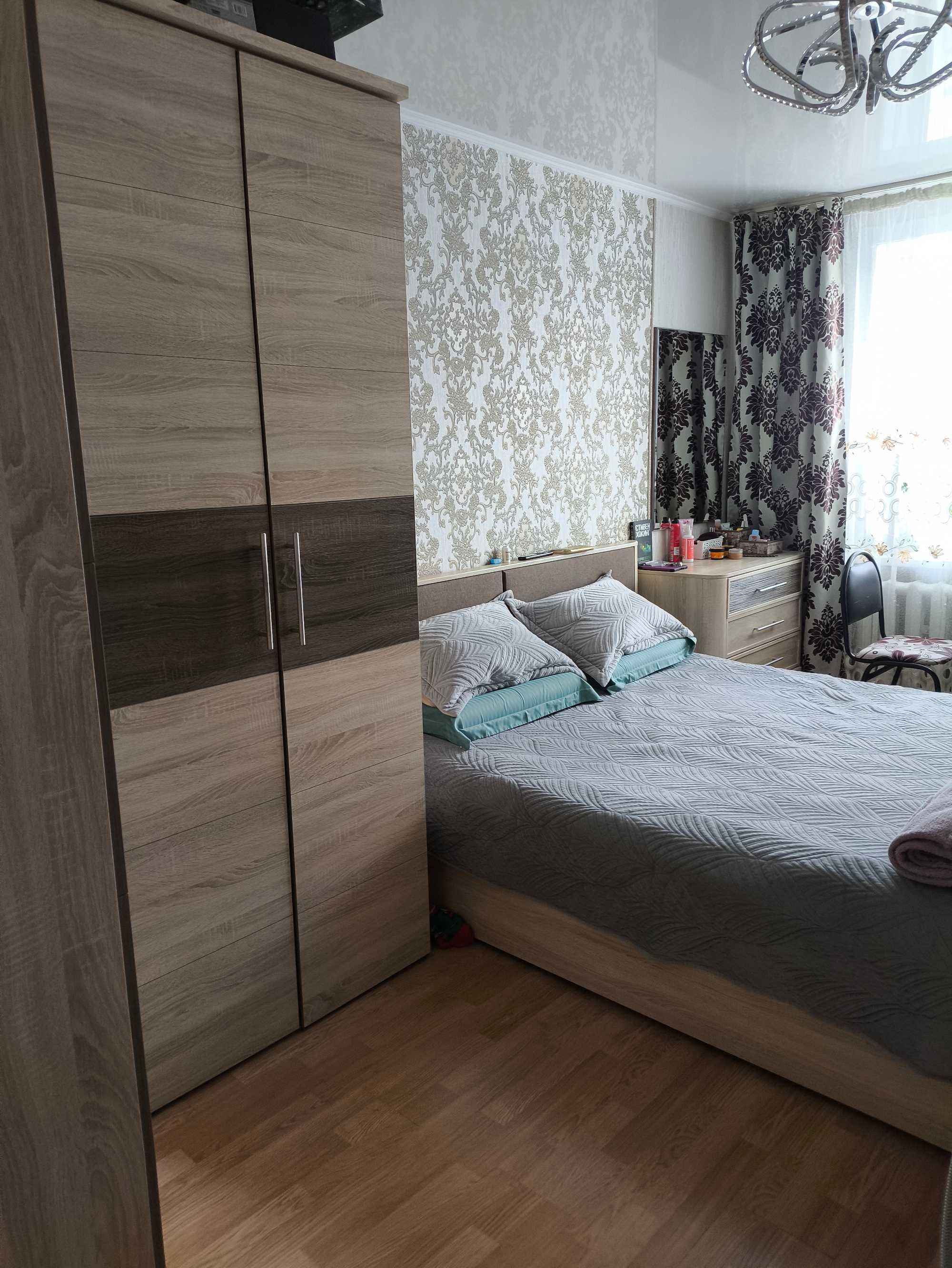 Продам 3-х комнатную квартиру. Около Пирамиды, район вокзала.