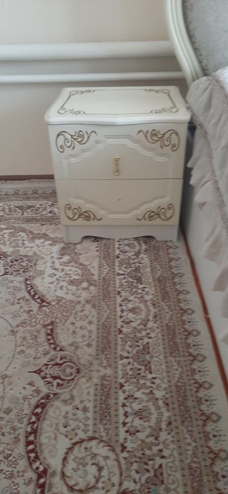 Продаётся спальный гарнитур