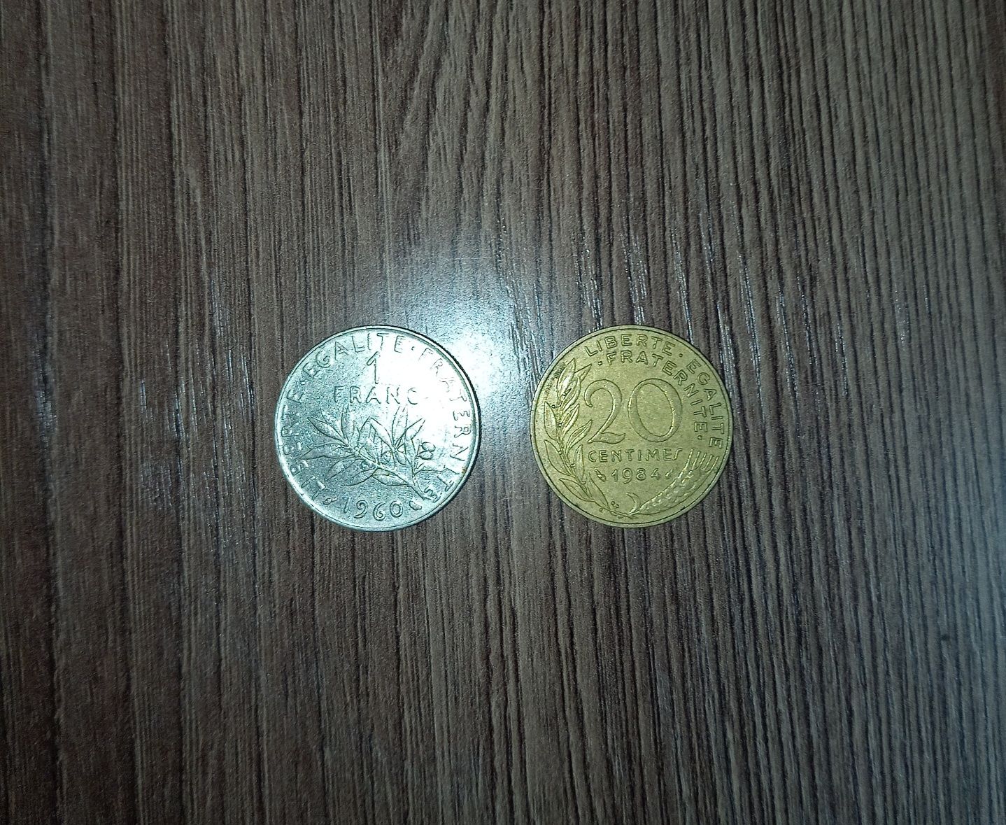 продам монета Франция 1960 и 1984