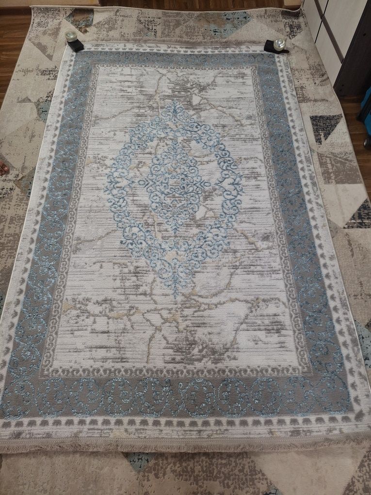 Ковёр белый с бахромой
