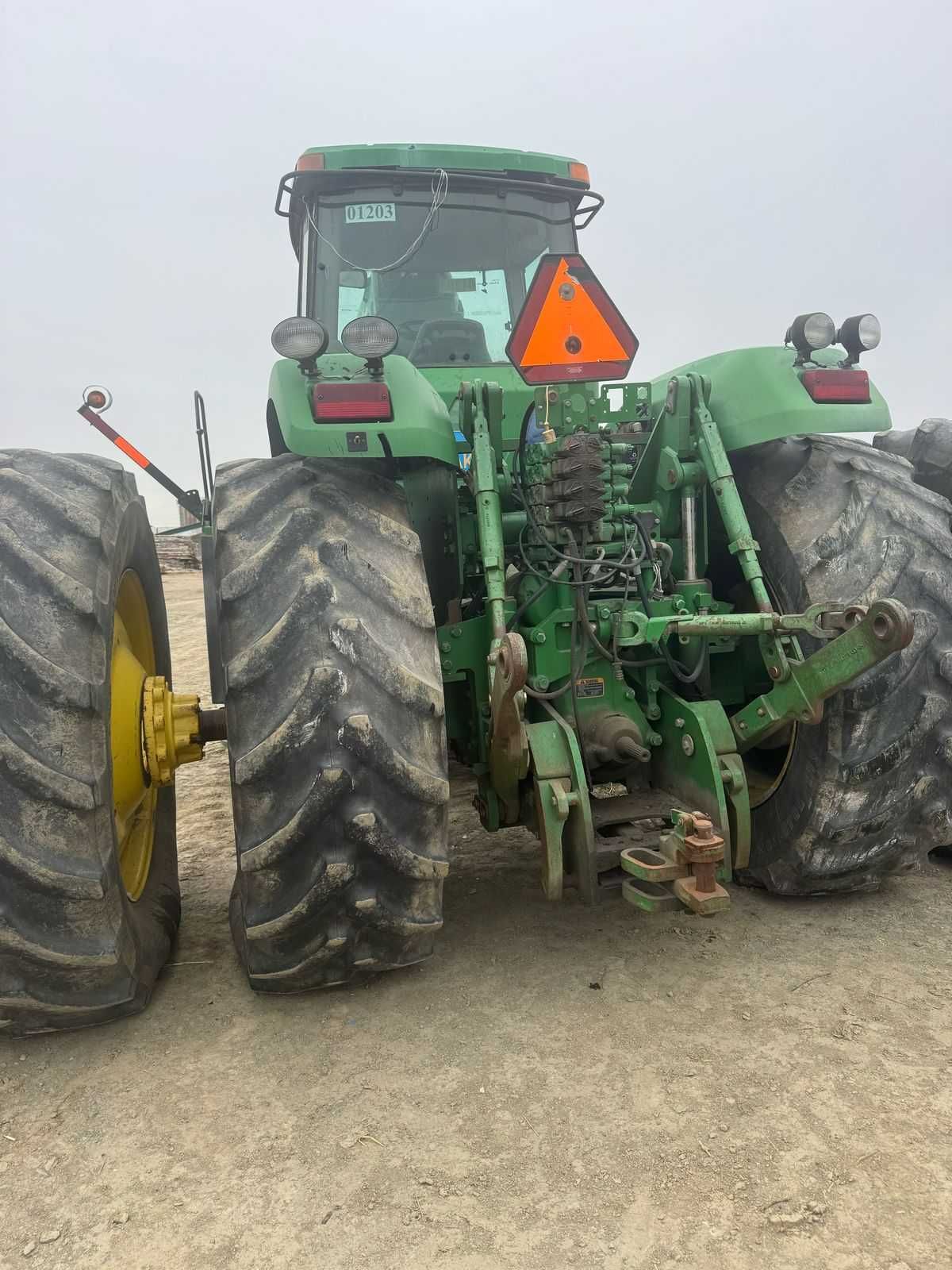 Запчасти, все комплектующие на Трактор John Deere 9320