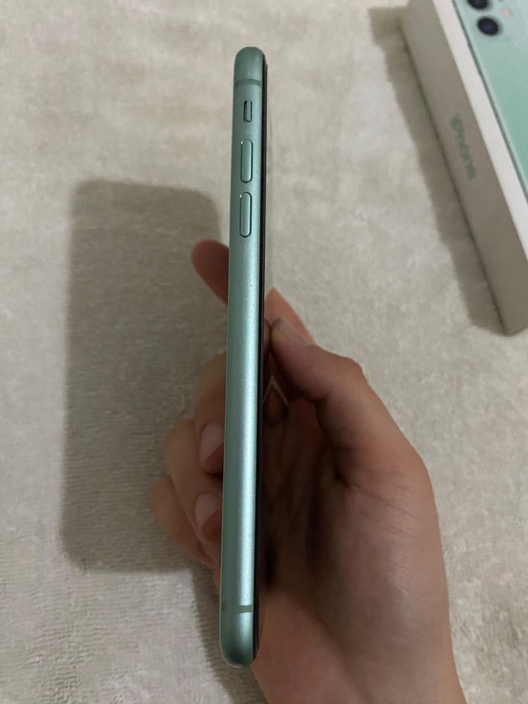 Продам iPhone 11, 128 GB — идеальное состояние