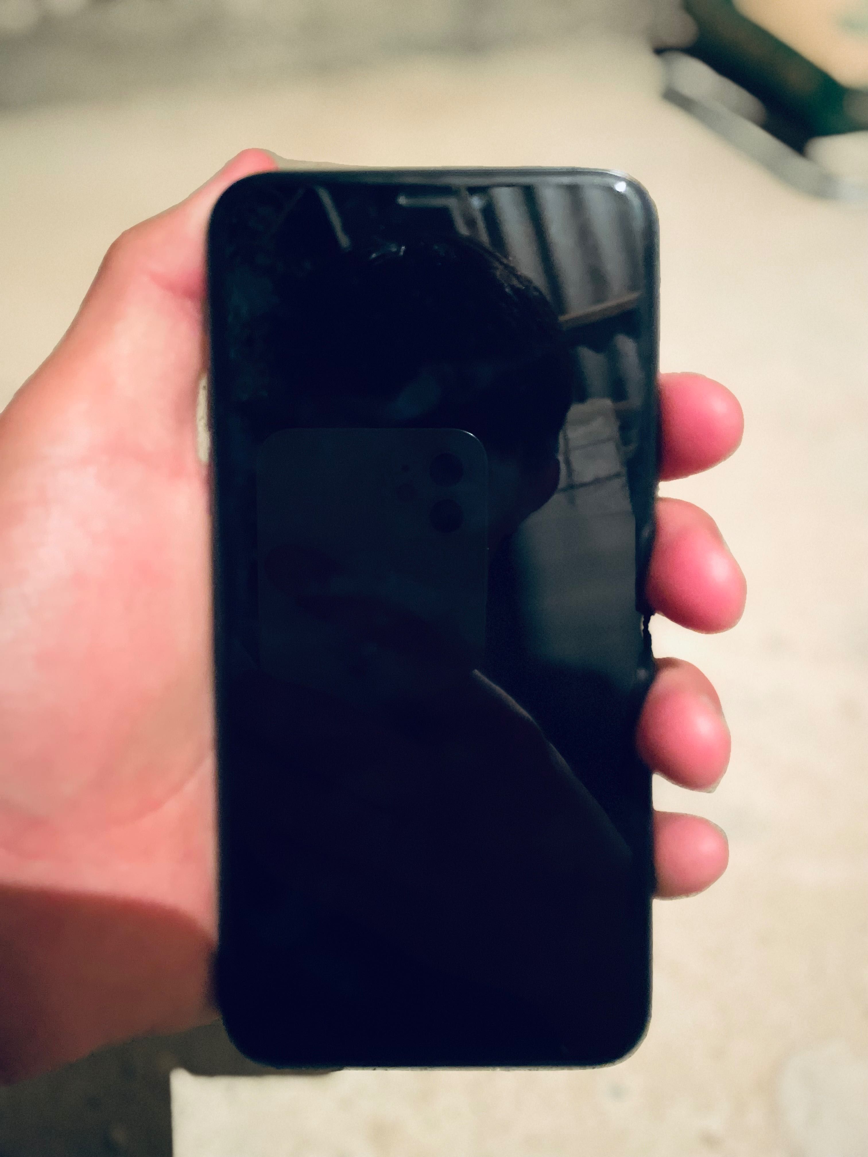Продам IPhone XS