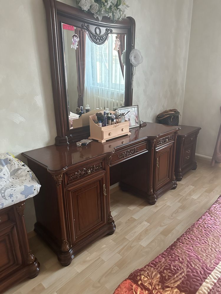 Спальный гарнитур