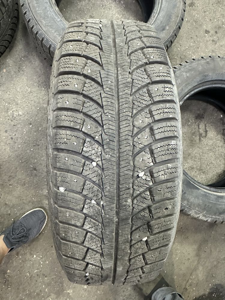 R16 215/65 4шт шины в комплекте