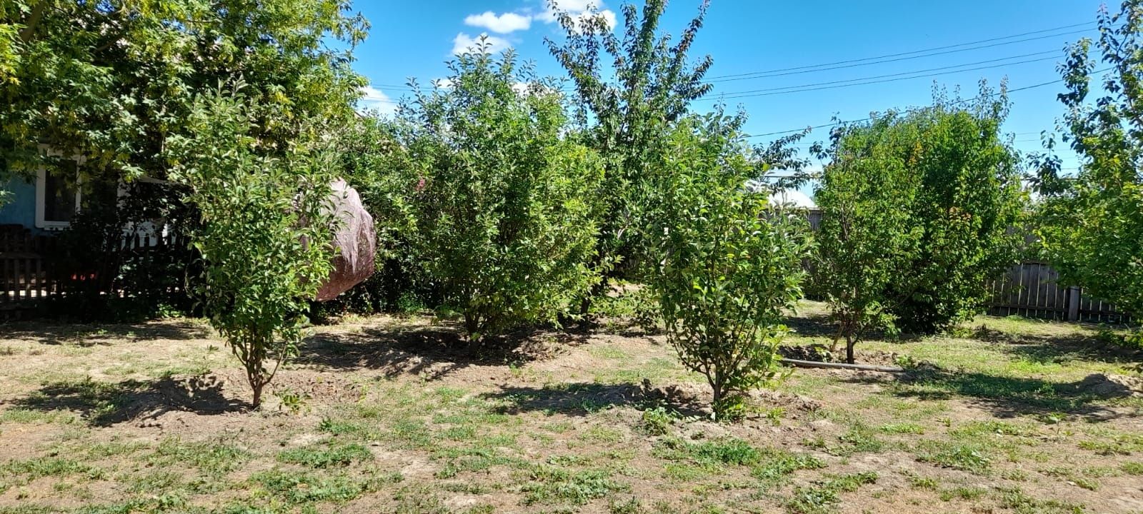 Участок 25 соток,  2 дома. посёлок Жанатан. 30км от Уральска.
