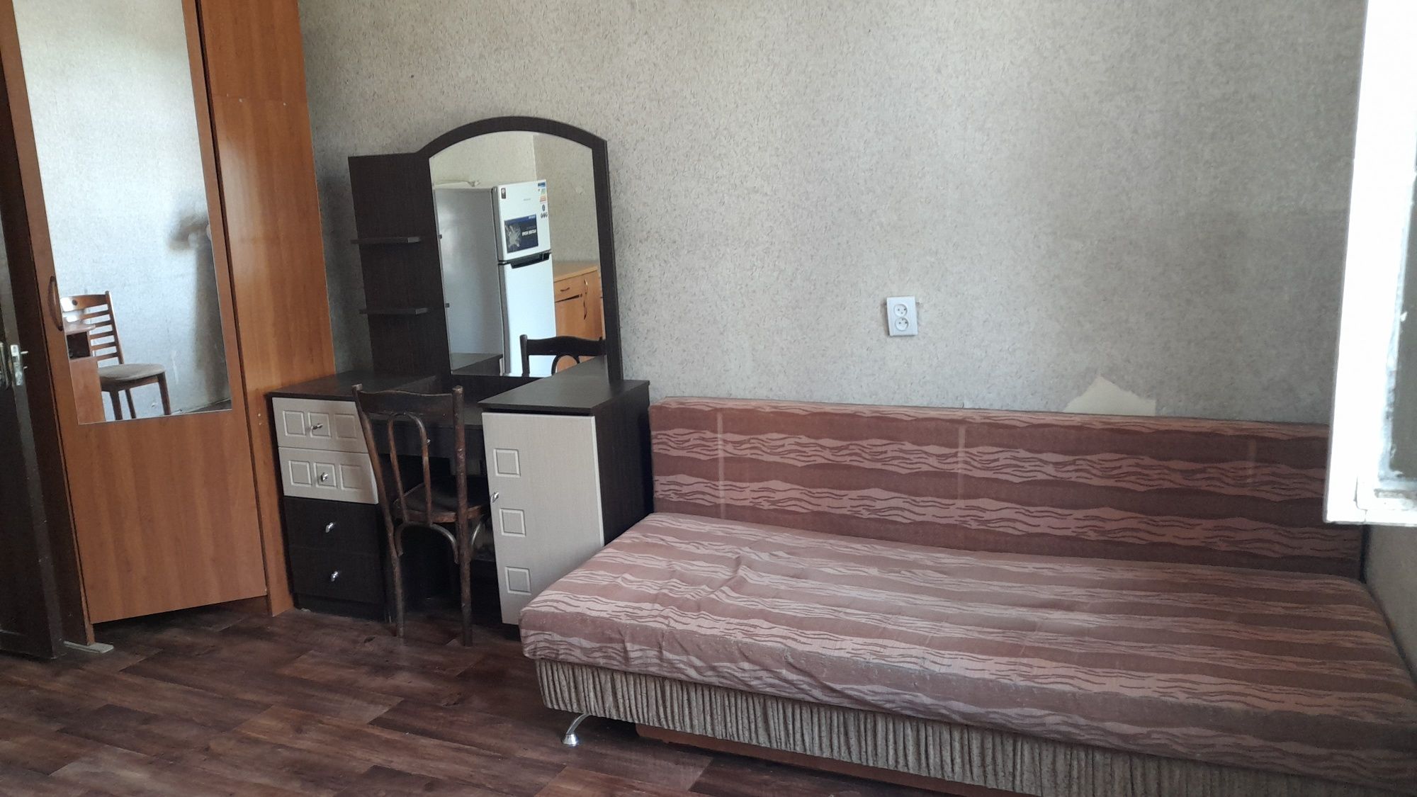 Продам в Алматы 2 комнатную приватизирована обшежитие,читать вниматель