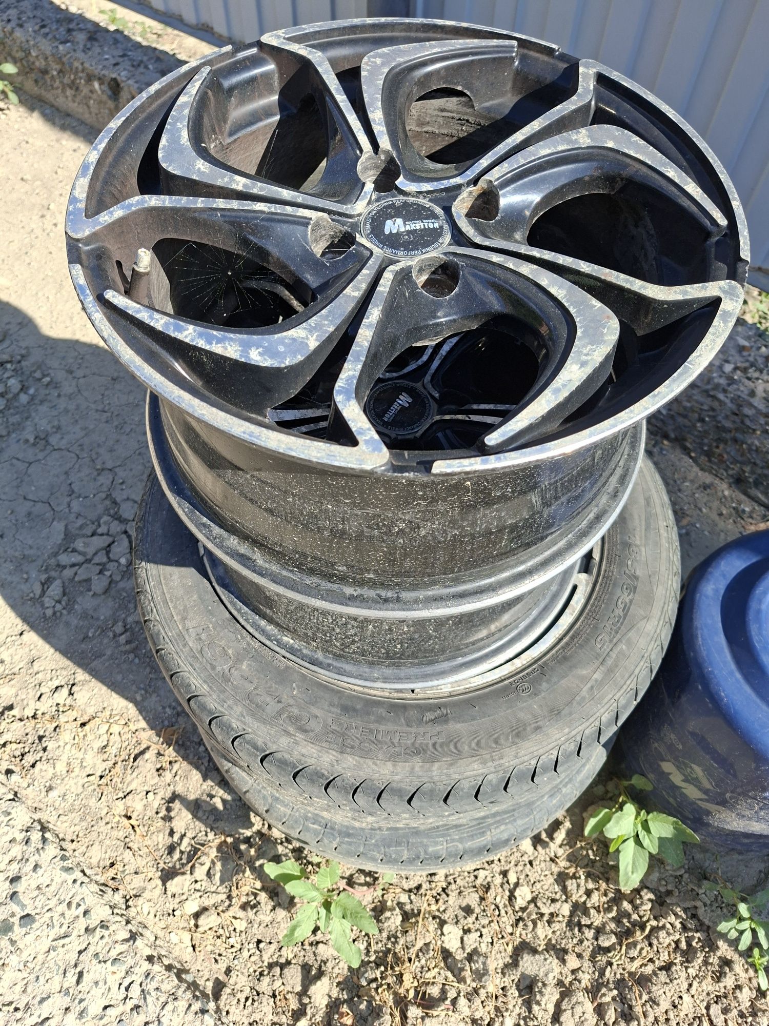 Продам диски r16 недорого