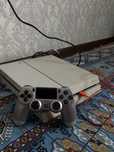 Продаю PlayStation 4 (Fat) в отличном состоянии