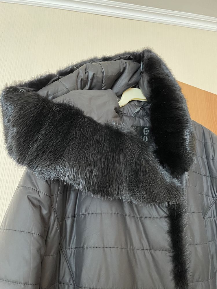 Продам женскую парку
