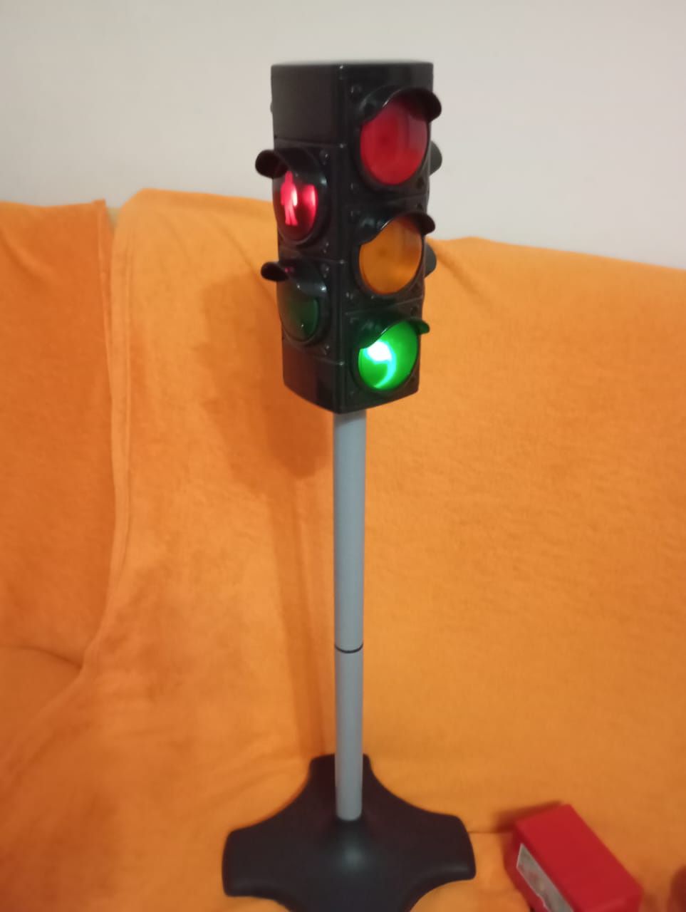 Продам игрушки отличное состояние