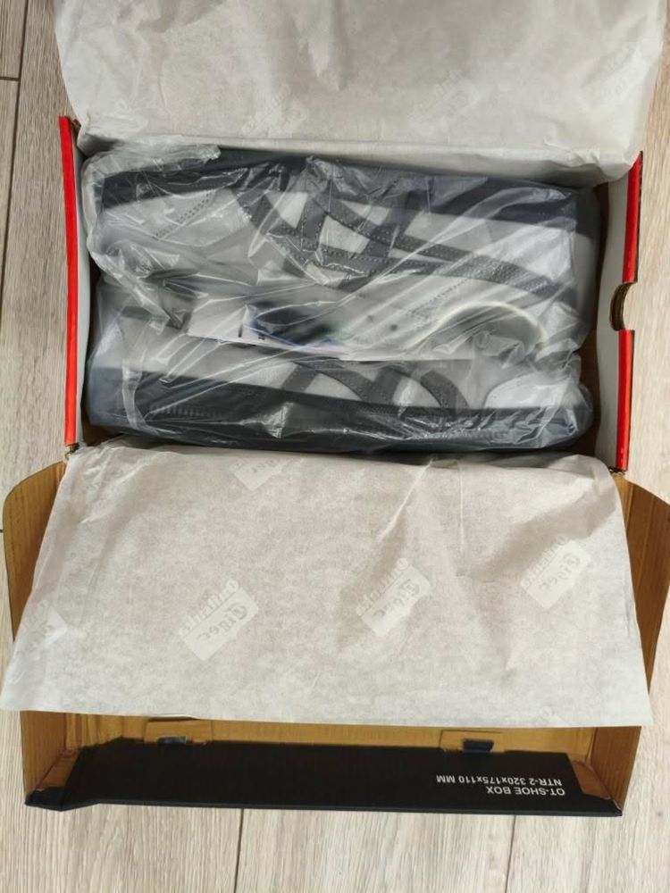 Продам Asics Onitsuka tiger tokuten grey