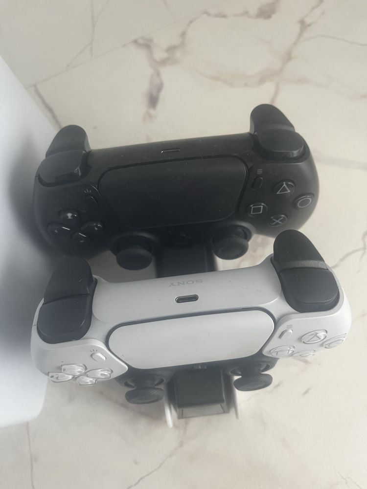 Продам PS5 срочно