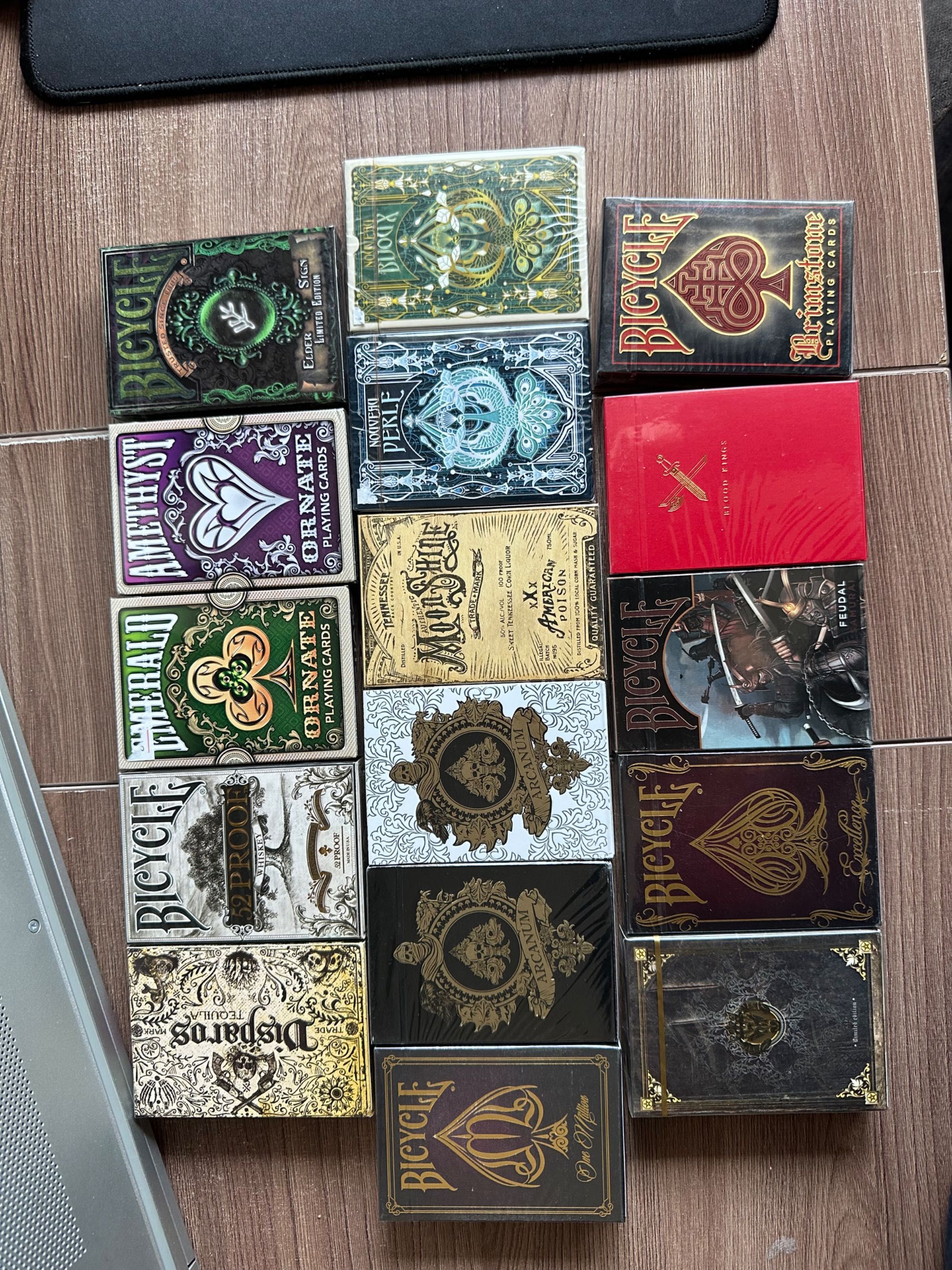 Коллекционные и Дизайнерские Игральные Карты