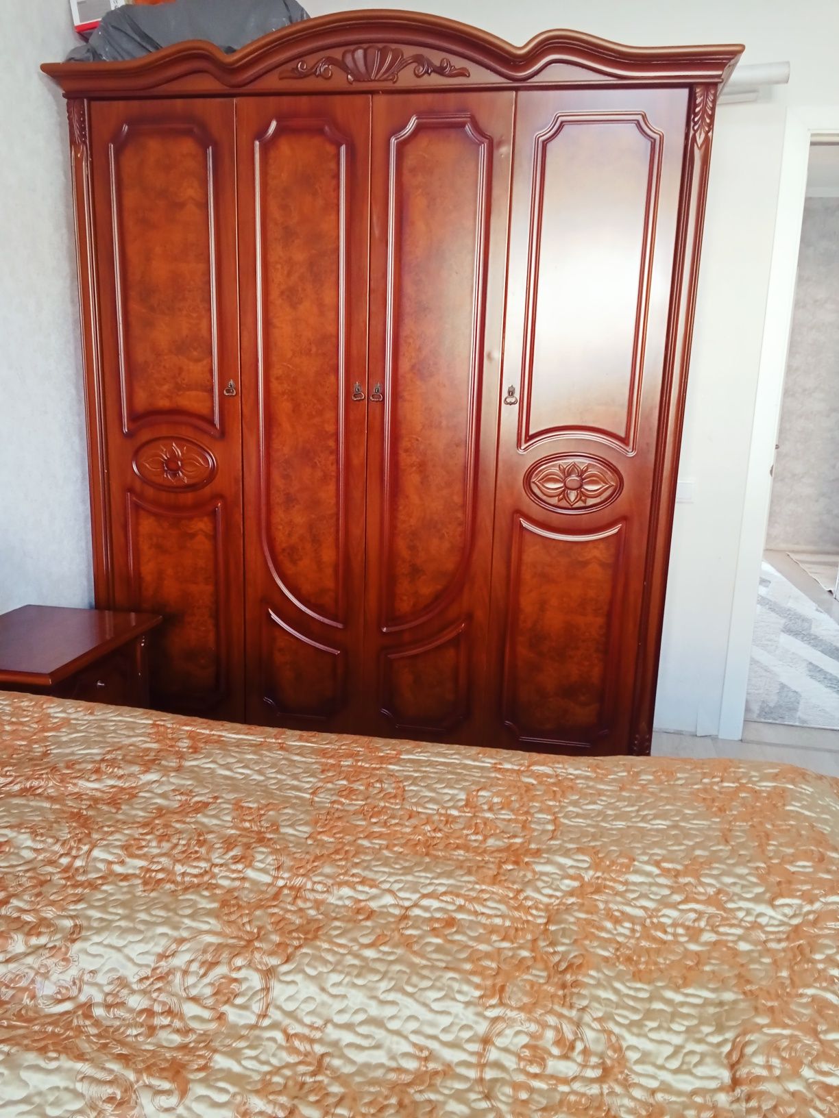 Продам спальный гарнитур 120 000