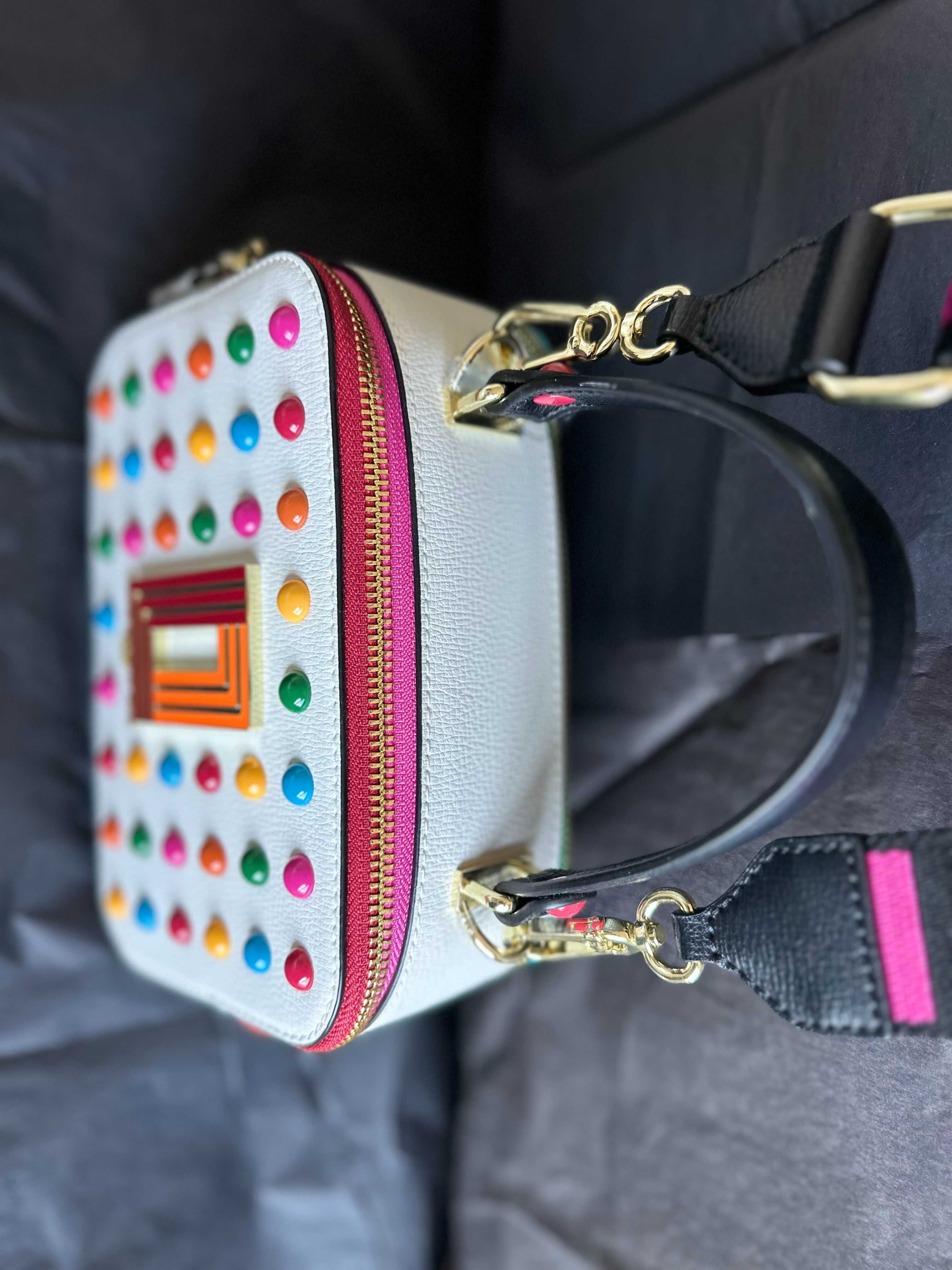 Оригинальная сумка Karl Lagerfeld Simone Studded Camera Crossbody.