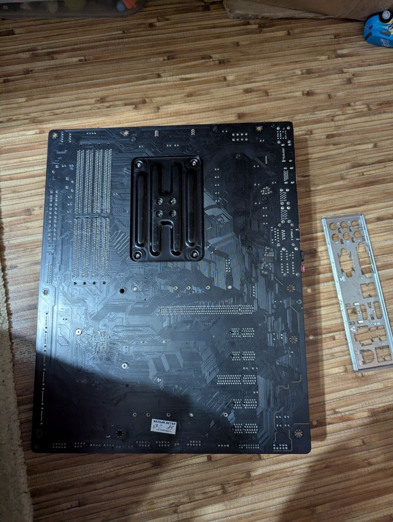Продам материнскую плату ASRock B450 Steel Legend