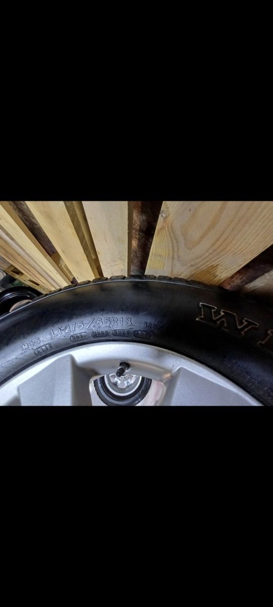 Продам диски в идеале R18 4шт с резиной 275/65/18 на Lexus570