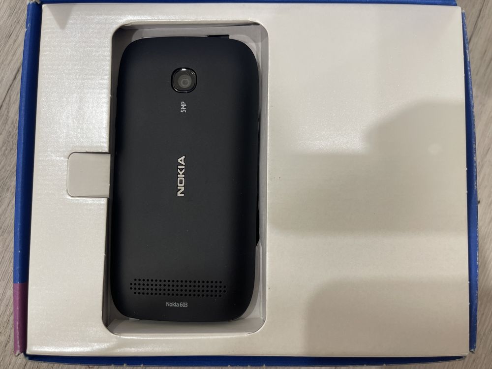 Продам новый сотовый телефон Nokia