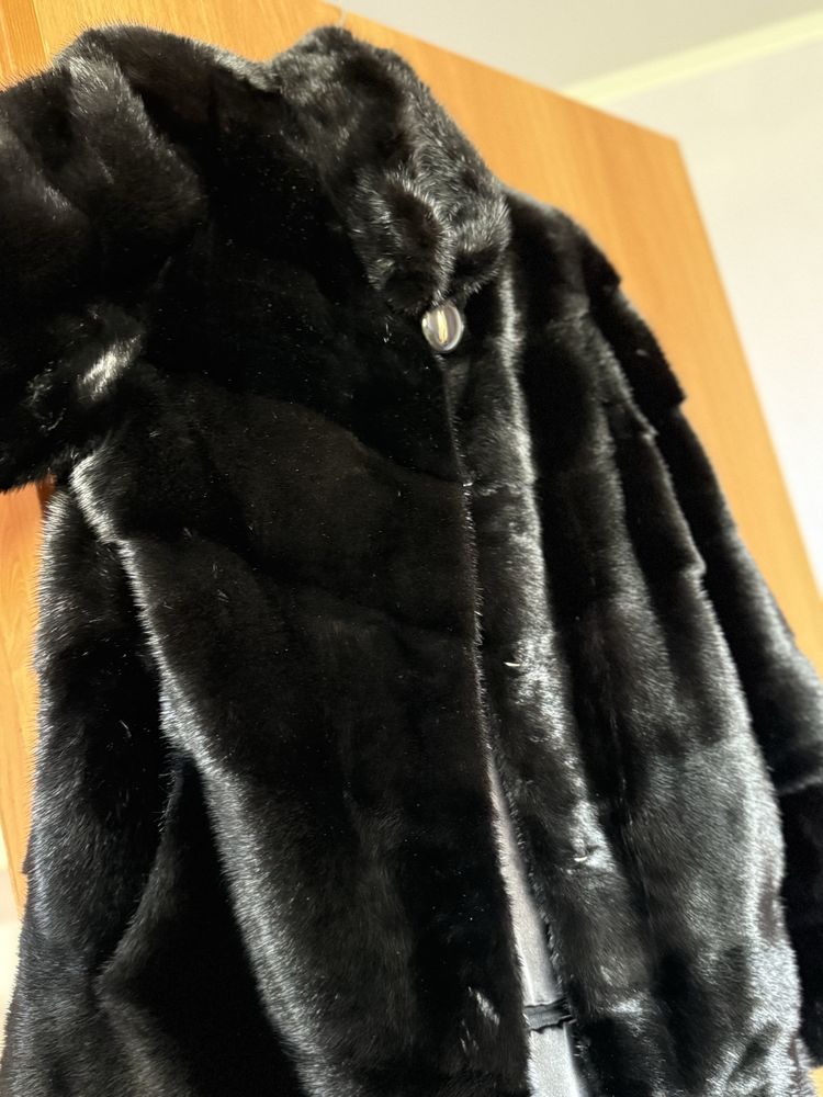 Продам норковую шубу