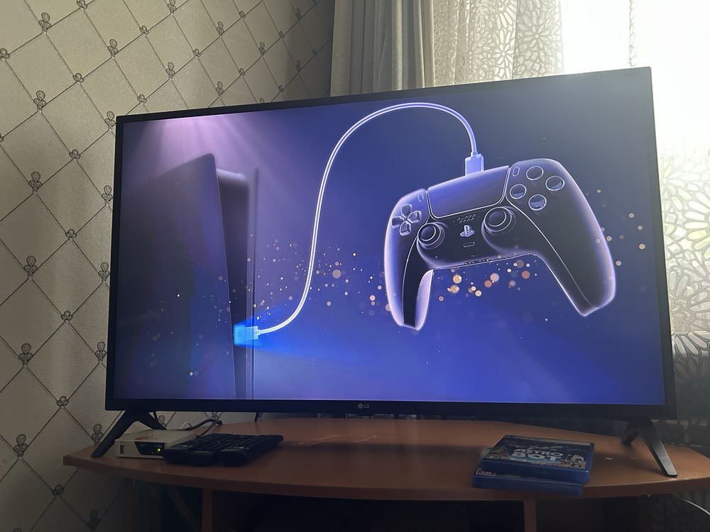 PlayStation 5 (дисководом/2 геймпада/ зарядная станция/ 2 видеогры)