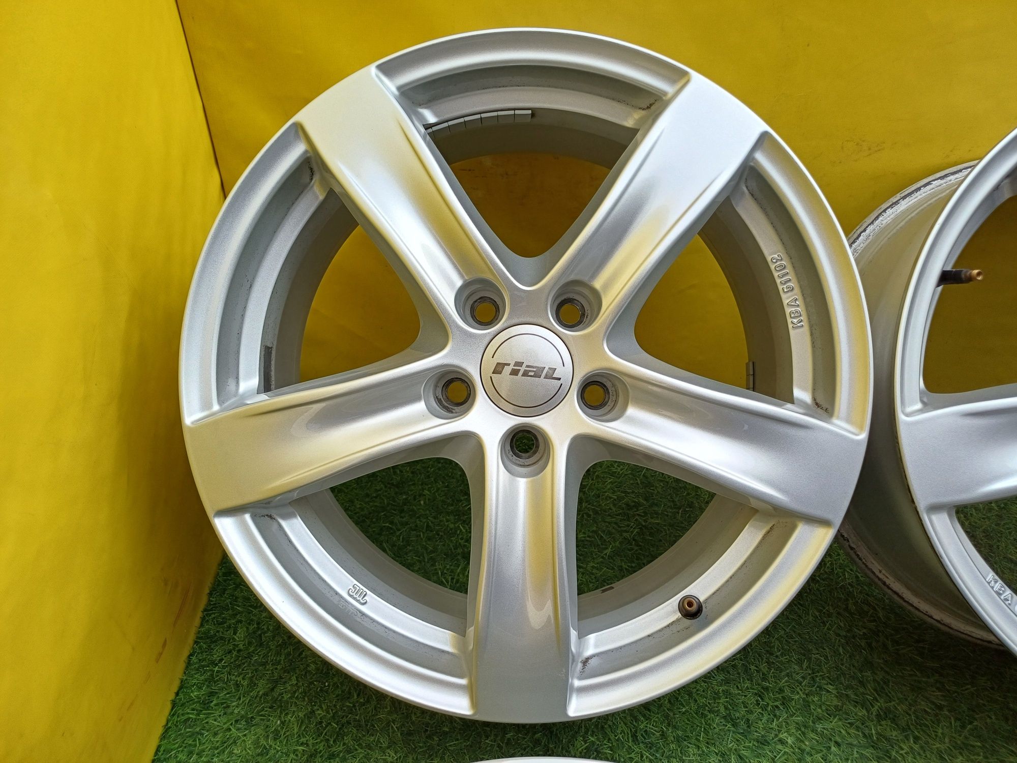 Диски R17 5×108 на Ford и другие.