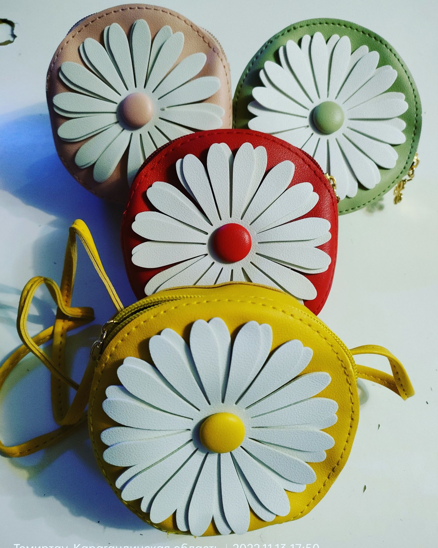 Игрушки, аксессуары, бижутерия