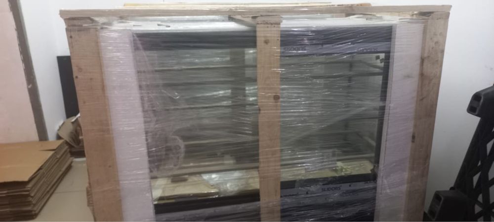Продам новые холодильные витрины