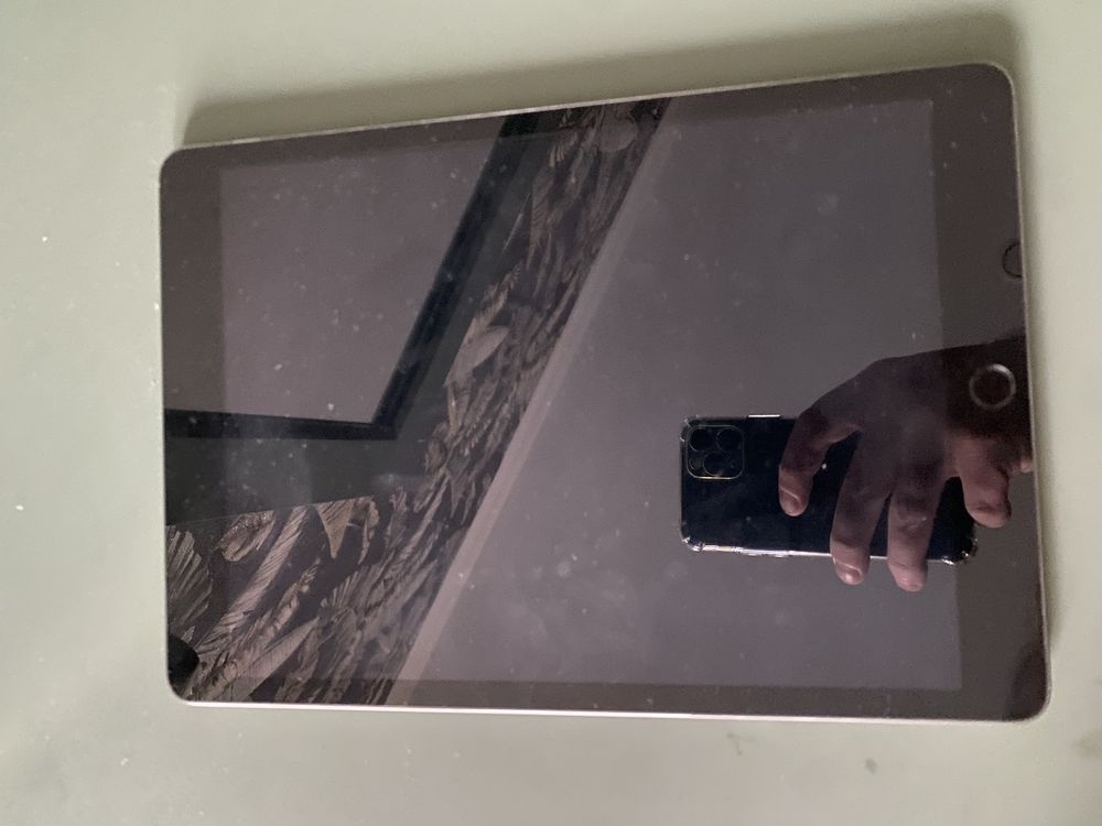 Продам ipad 9 64gb black.