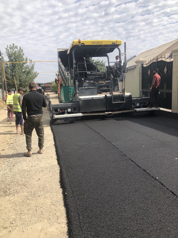 Асфальтирование , бардюр , объём. Газон.