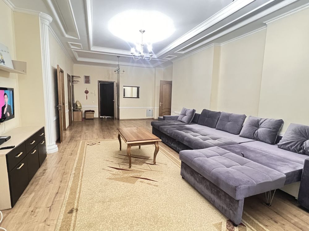 2хком кв Кенесары Республика  Абая Жастар