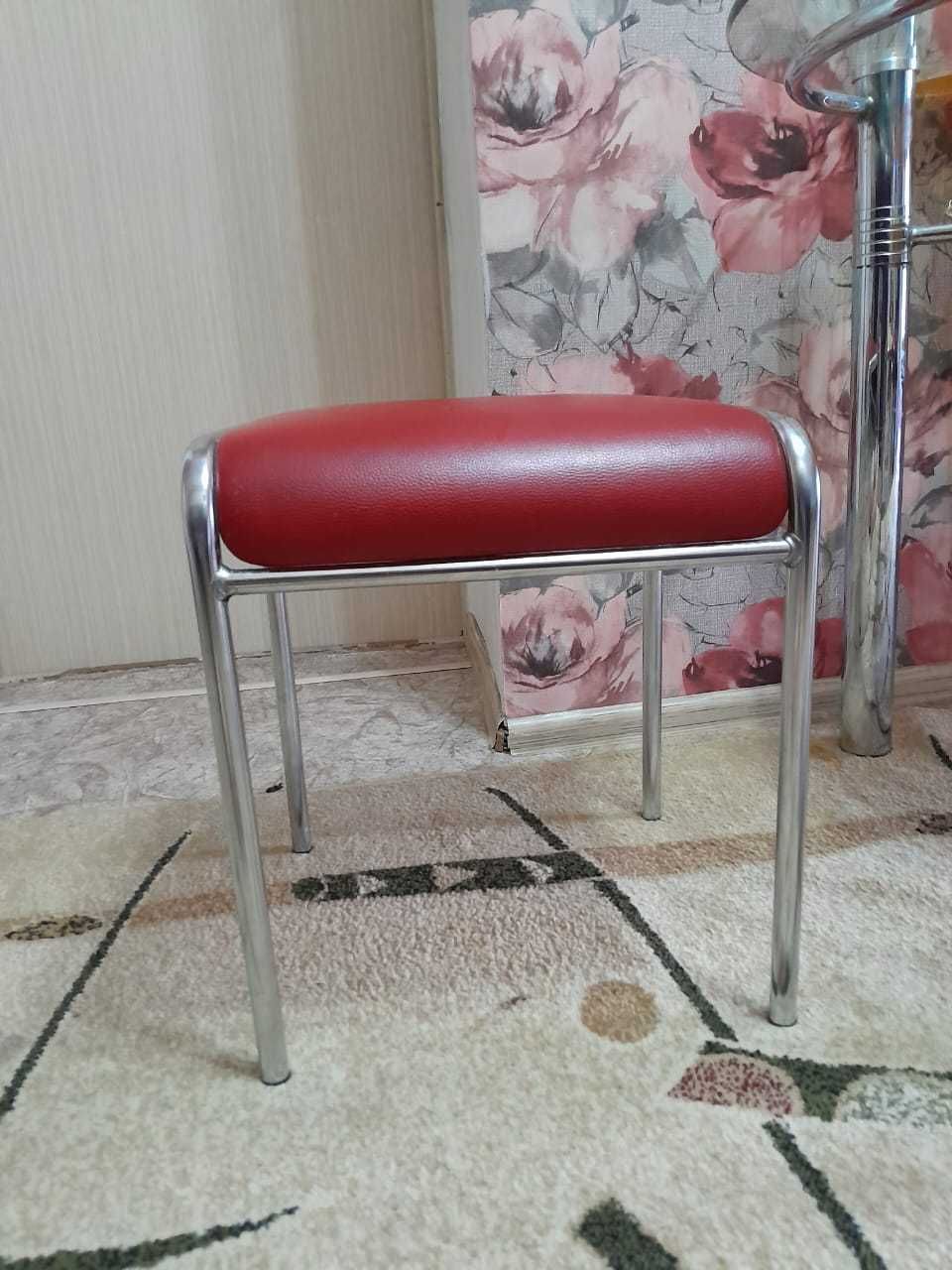 стол стеклянный кухонный желтый