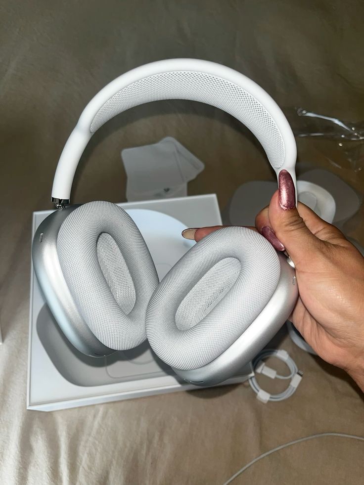 Наушники Airpods Max белый