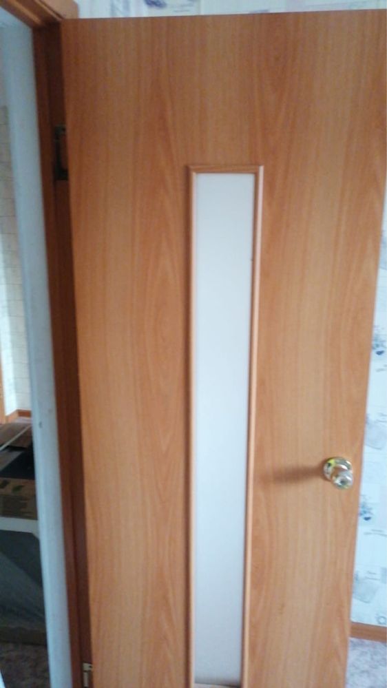 Продам двери с коробкой