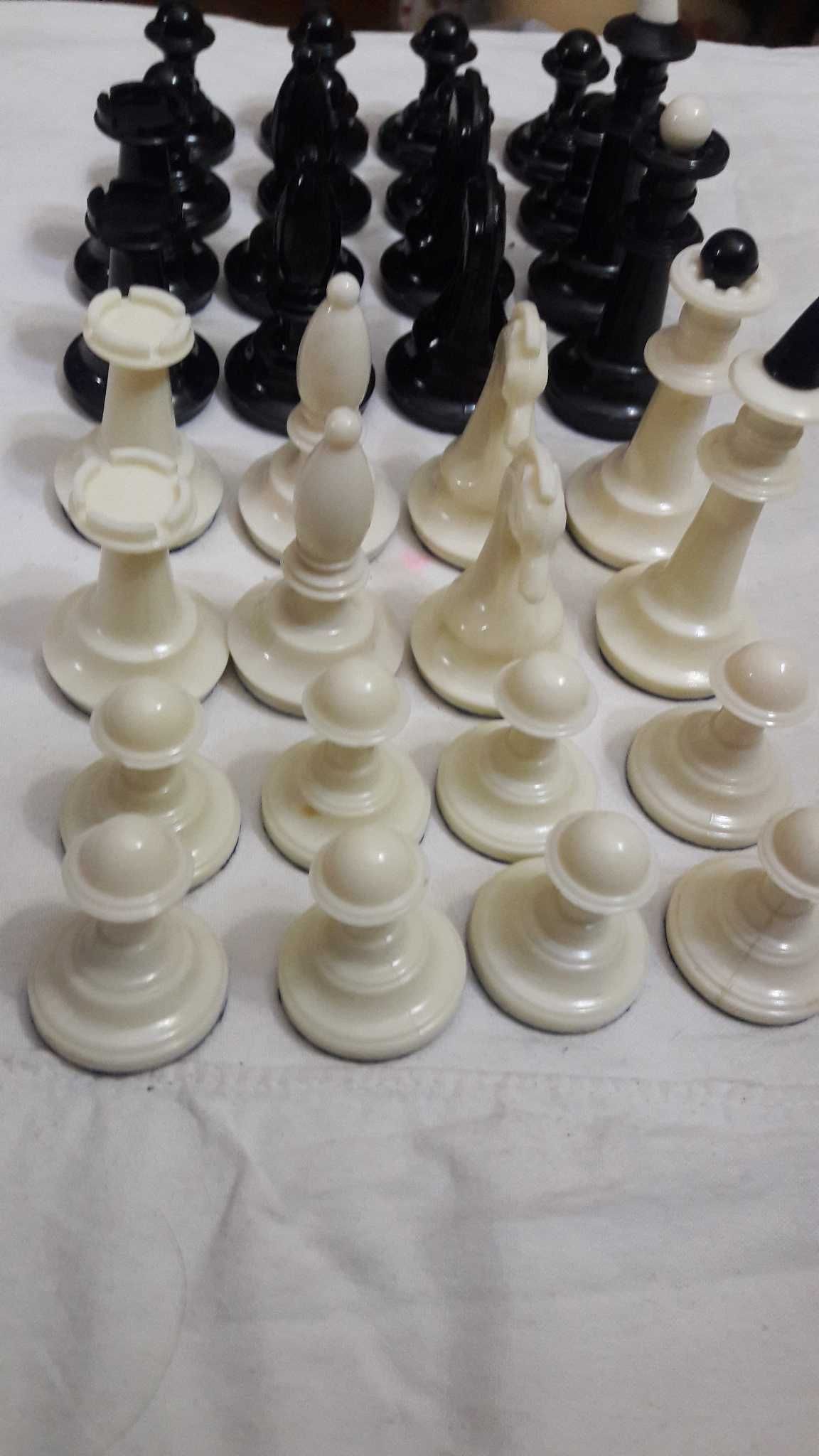 Игровые шахматные фигуры  СССР . Карболит. 70 гг.