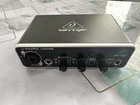 Звуковая карта Behringer umc22