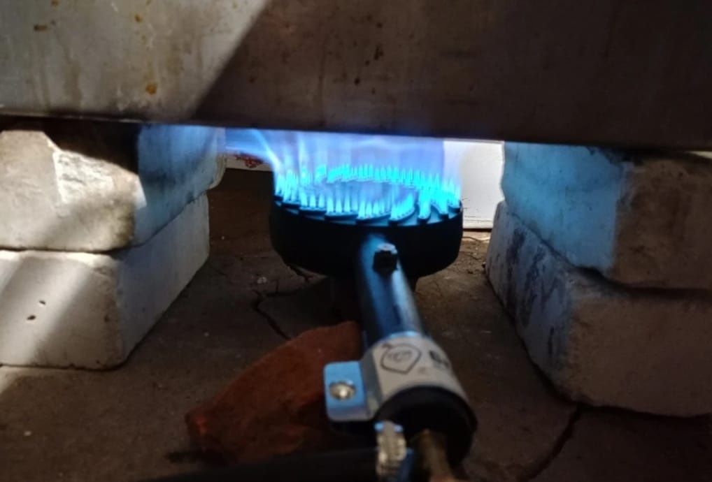 Продам новую газовую плиту в упаковке