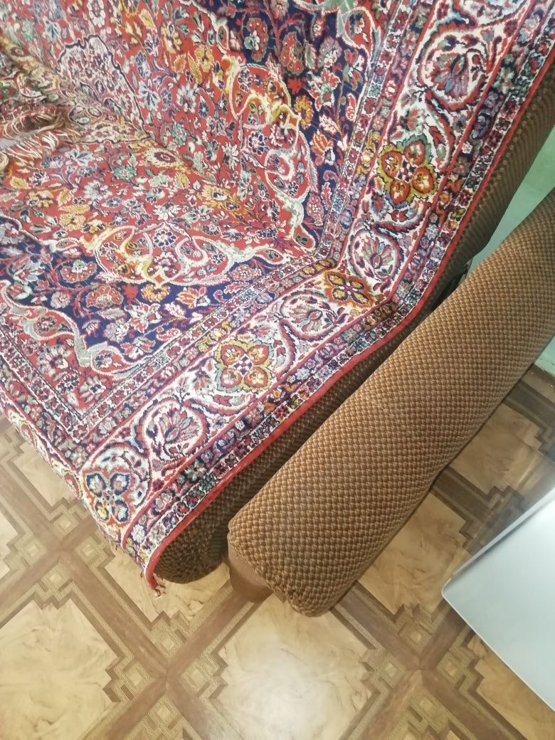 ОТДАМ ДИВАН И 2 КРЕСЛА, б /у, в хорошем состоянии, обивка велюровая