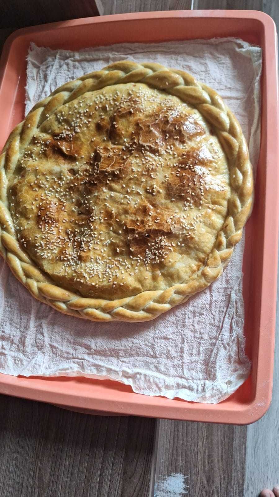 Чебуреки сырный, фуршетный самса и салаты