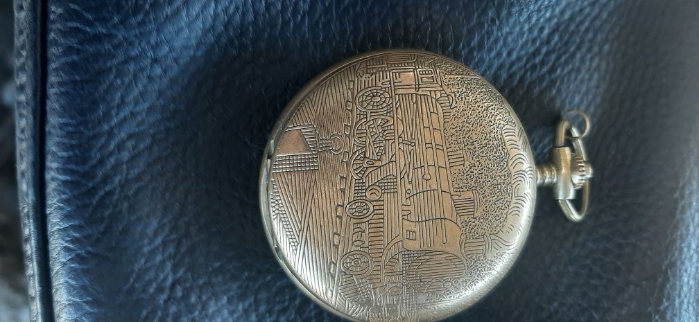 Продам Часы антиквариат
