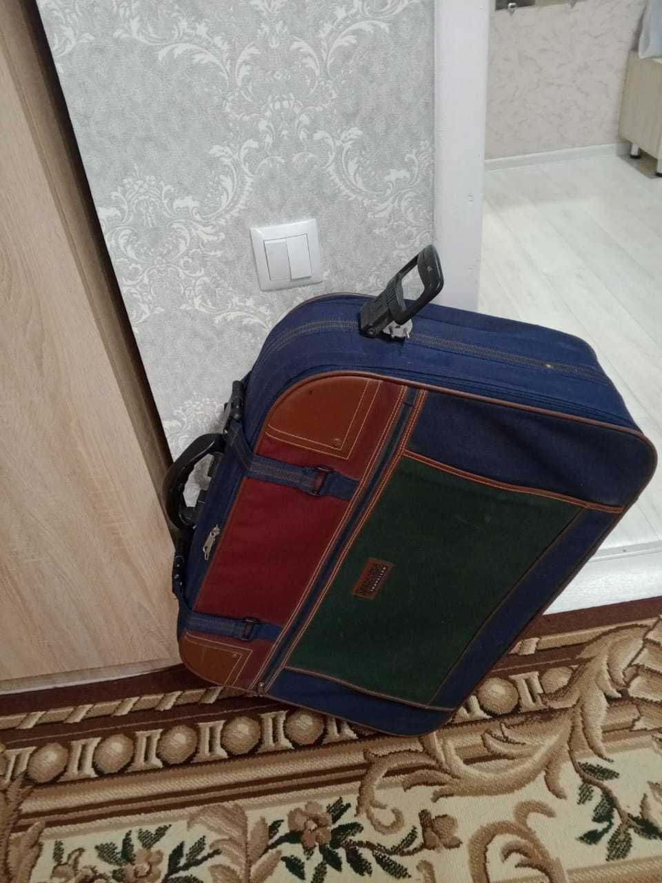 Продам хороший чемодан