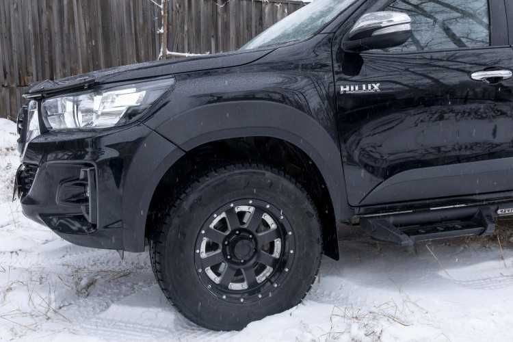 Расширители колесных арок Toyota Hilux