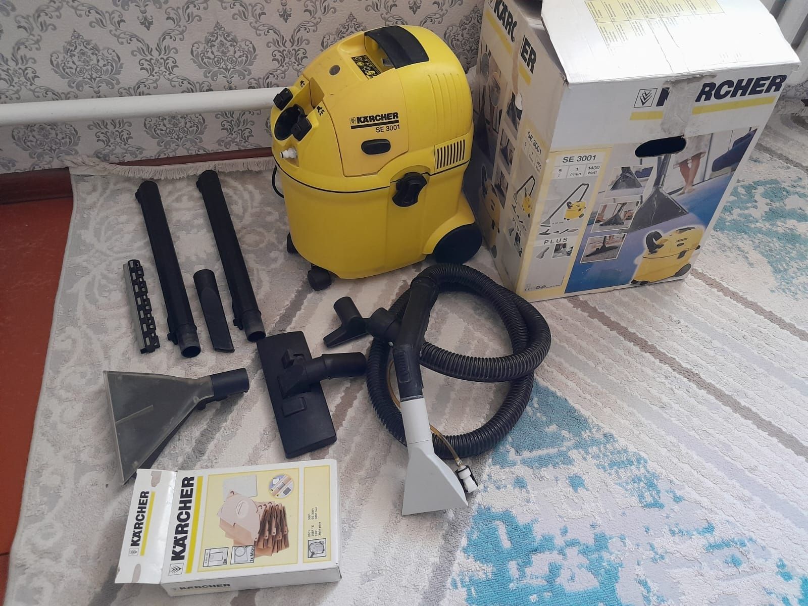 Моющий пылесос Karcher для химчистки мягкой мебели автохимчистка