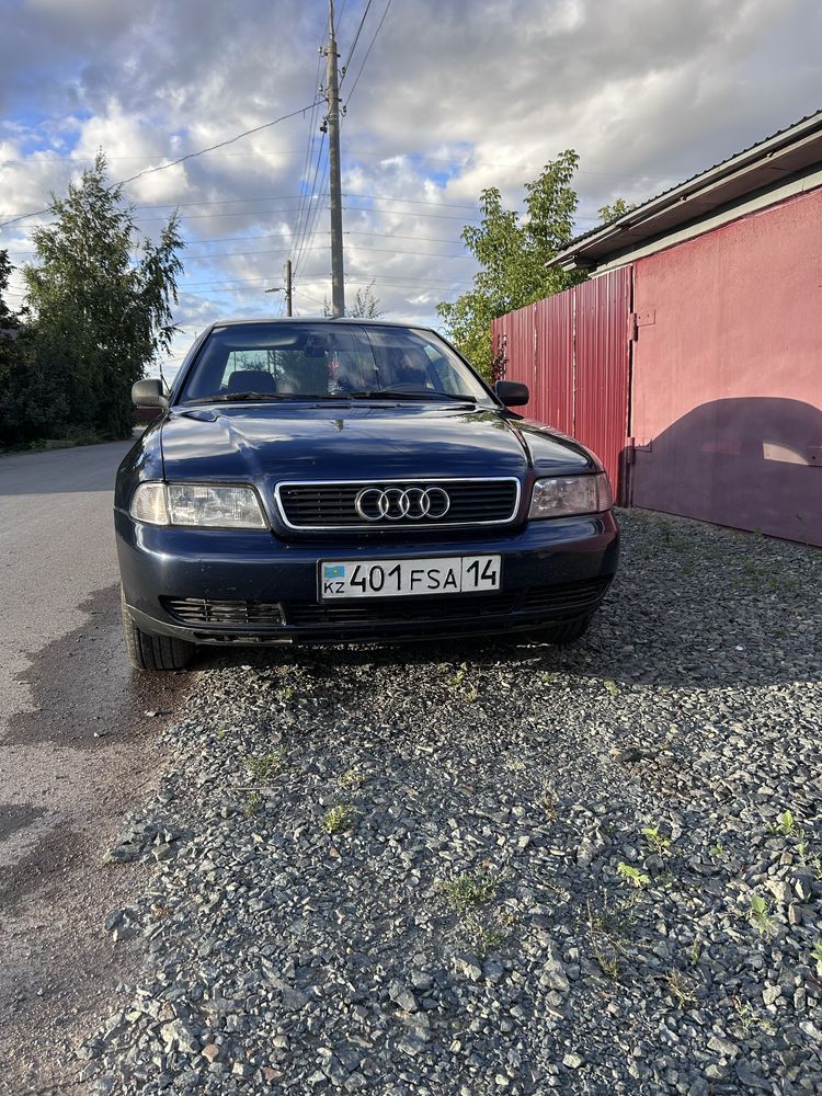 Audi A4 1.8 B5 1995г.