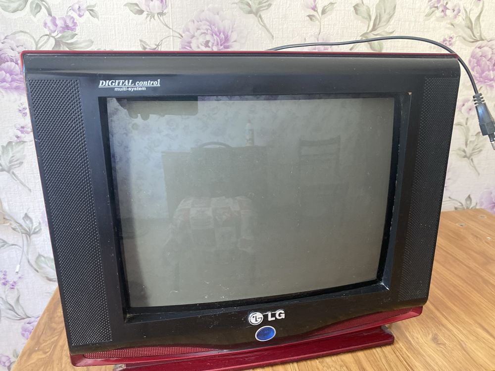 Продам телевизор LG